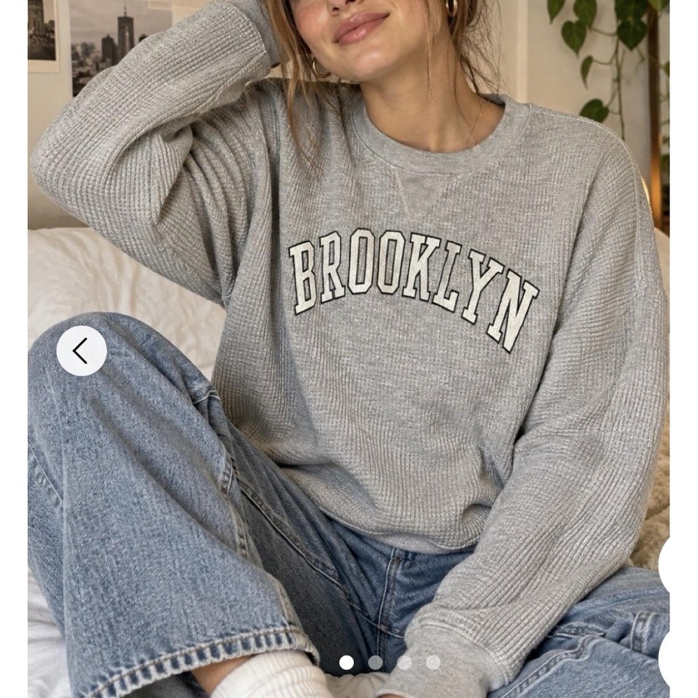 Aerie Brooklyn Graphic Sweatshirt Women L Gray Waffle Knit Oversized Varsity Y2K